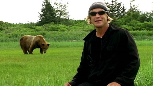 致力保育灰熊13年…他與女友雙雙葬身熊腹　錄下死亡哀鳴