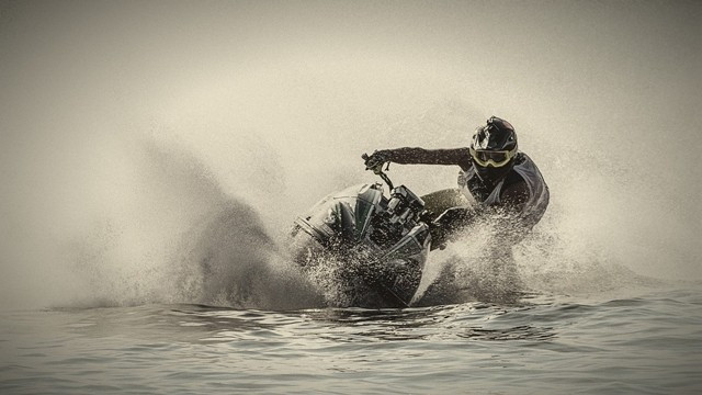 ▲▼有位男子騎水上摩托車，漂洋過海40公里只為見女友。（圖／取自免費圖庫Pixabay）