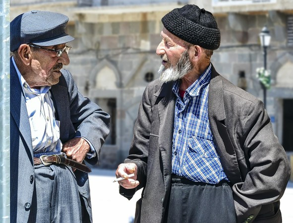 鄰居閒聊也能登記世界遺產？　西班牙小鎮維護百年傳統「居民一面倒好評」