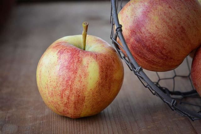 晚上吃蘋果，等於吃砒霜？蘋果這些冷知識，看完心中有確切的答案