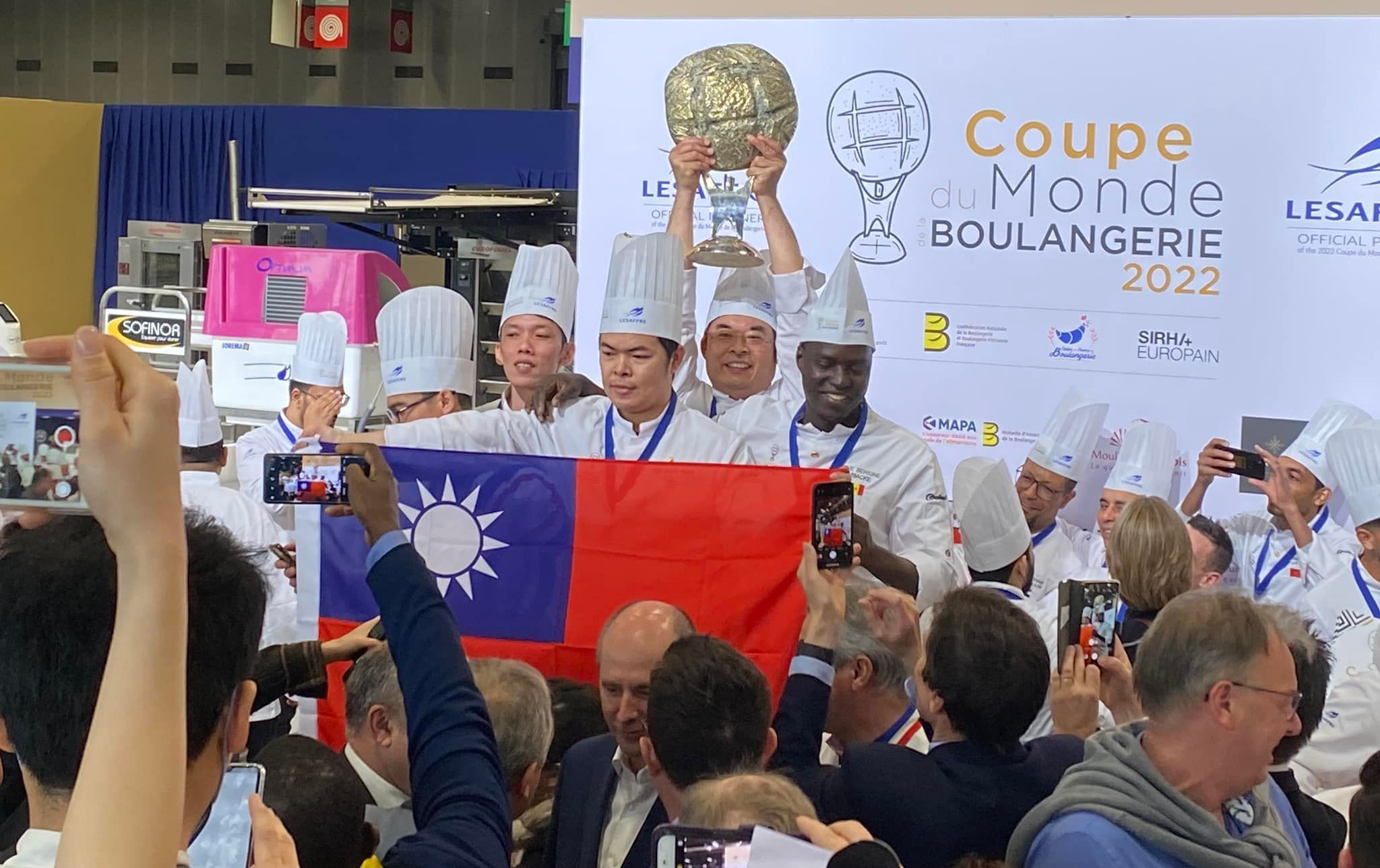 ▲▼台灣代表隊拿下世界麵包大賽冠軍。（圖／取自駐法國台北代表處臉書）